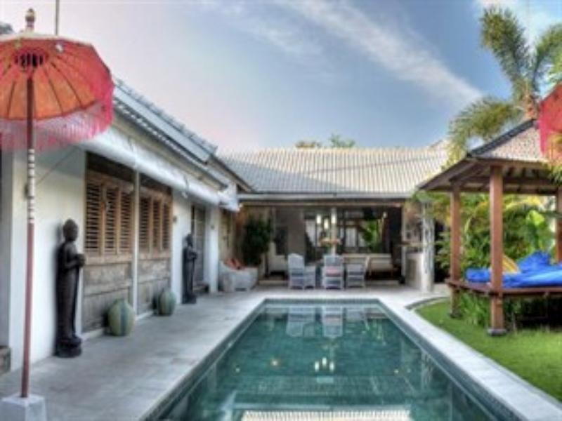 Coco Poco Villa Seminyak エクステリア 写真