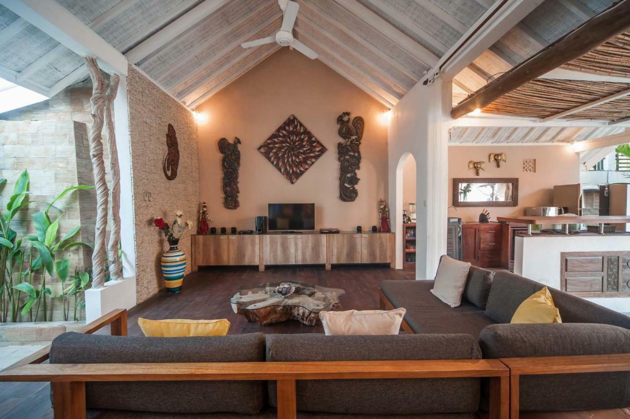 Coco Poco Villa Seminyak エクステリア 写真
