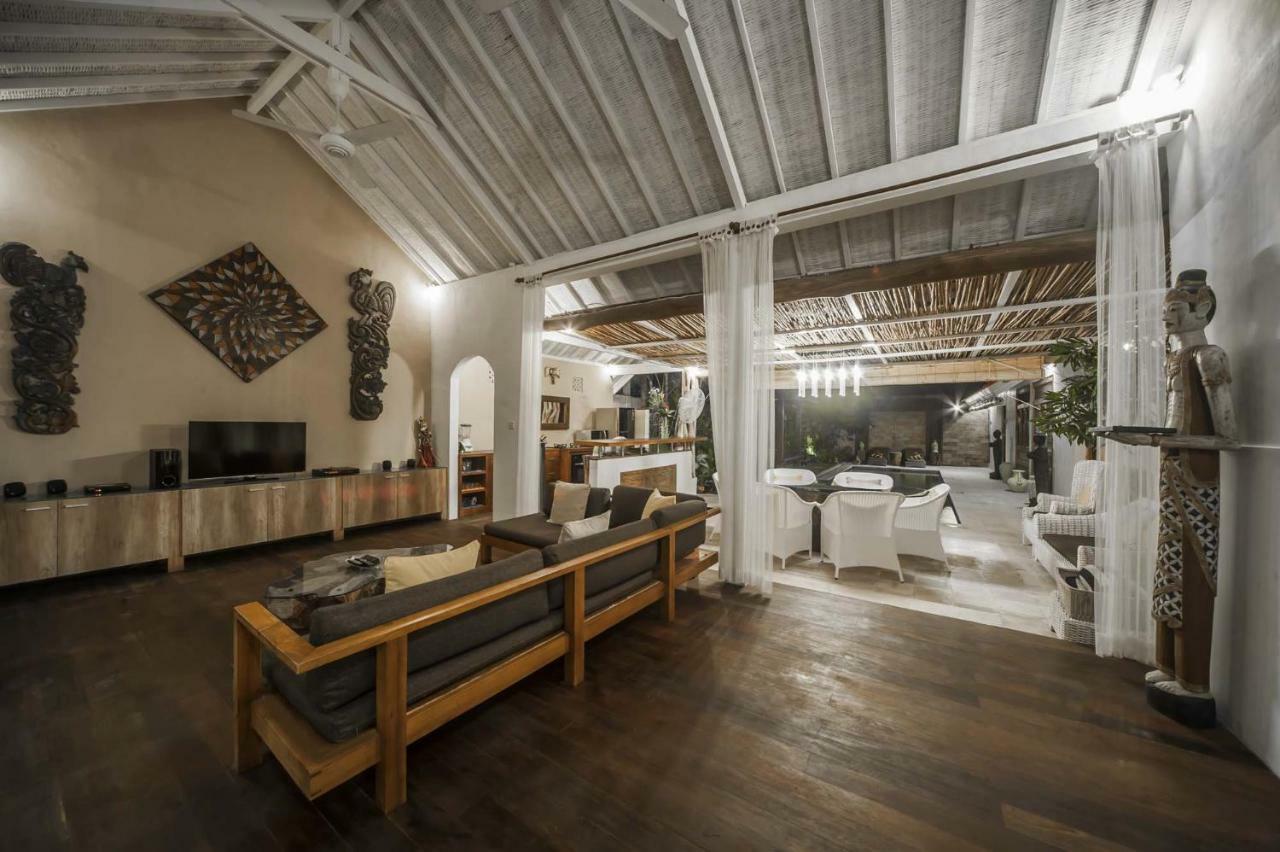 Coco Poco Villa Seminyak エクステリア 写真