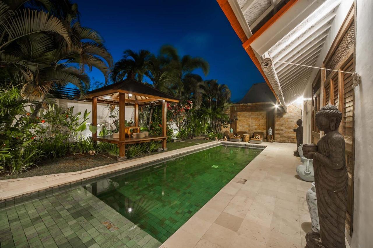Coco Poco Villa Seminyak エクステリア 写真