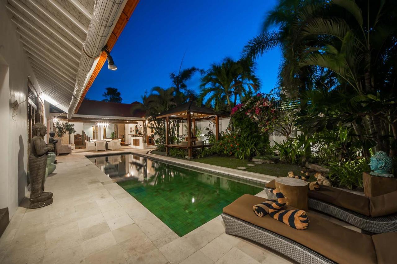 Coco Poco Villa Seminyak エクステリア 写真